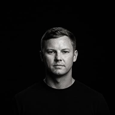 Black-and-white portrait of Dustin Turner